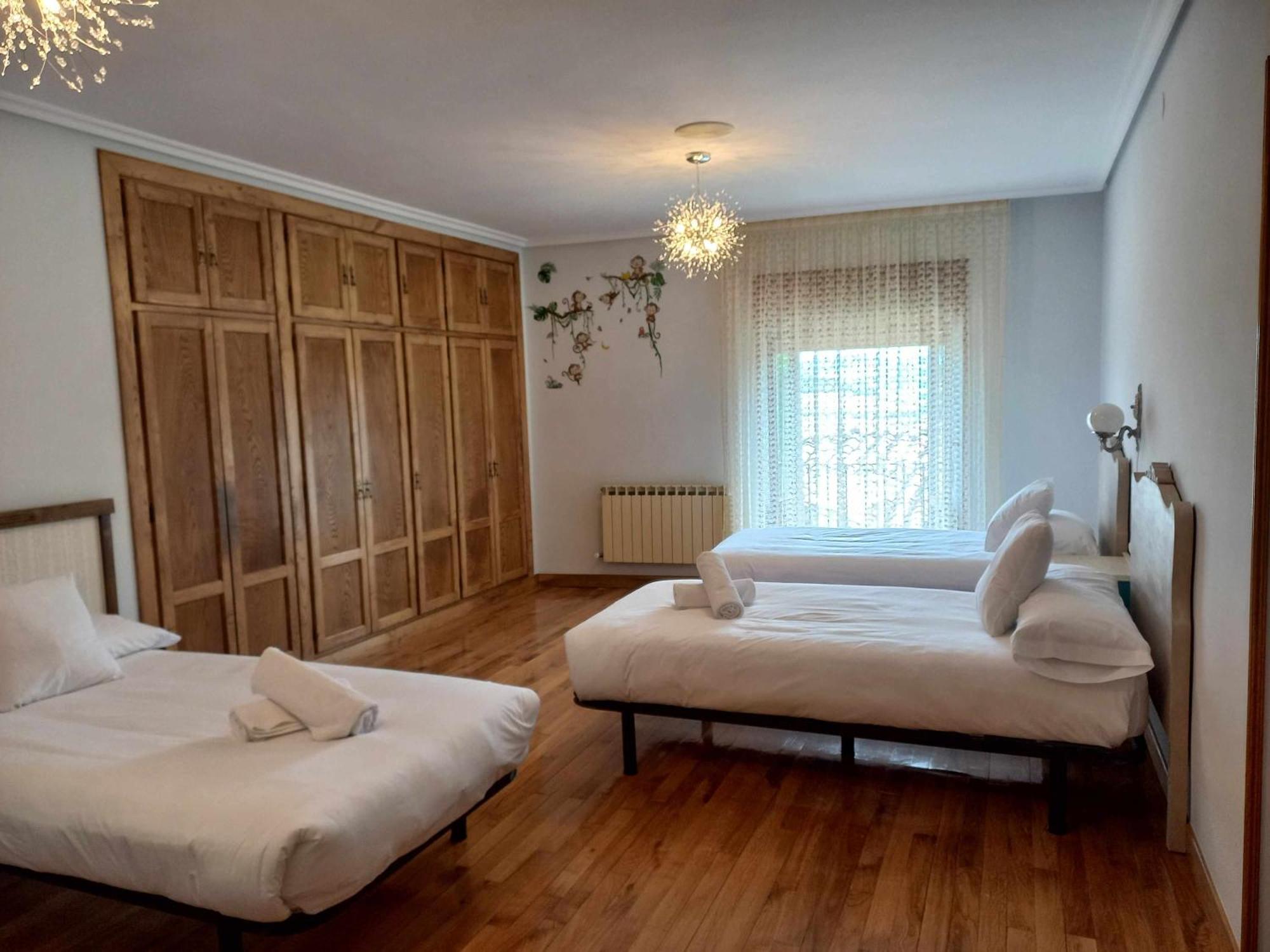 Casa Albaitar Con Piscina Y Sala De Juegos Azcona Zewnętrze zdjęcie